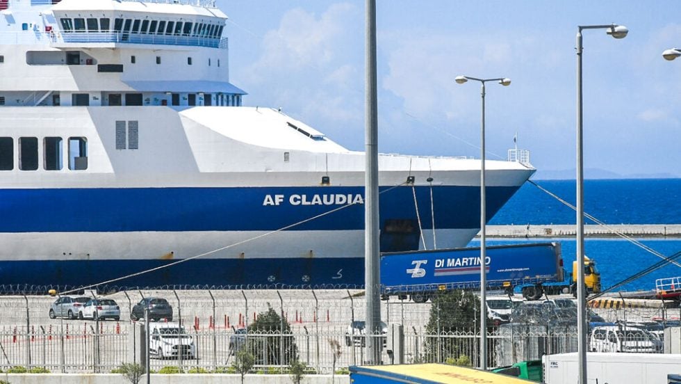 Το «AF Claudia» στο λιμάνι της Πάτρας